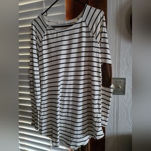 Women's size large long sleeve top